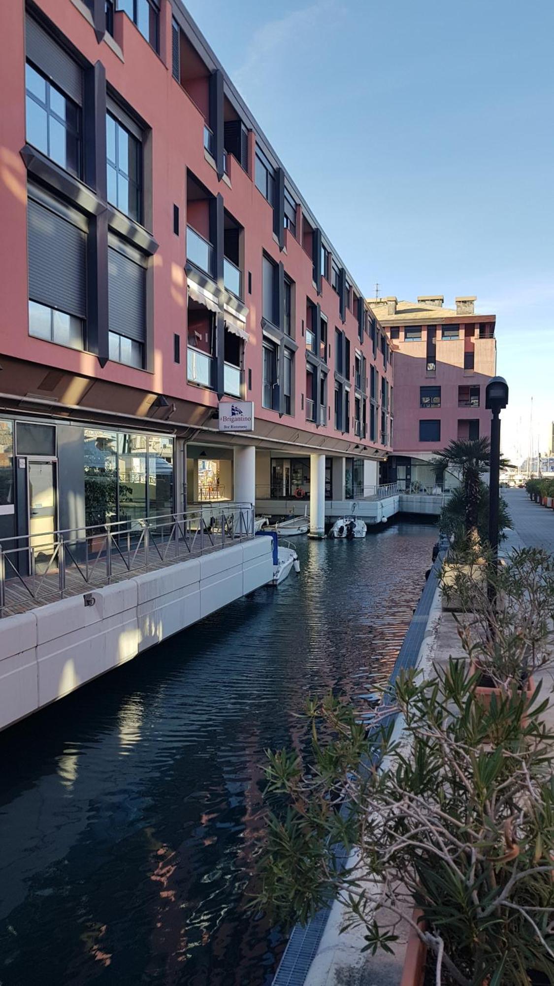 Appartamento Trilocale Sull'acqua Al Porto Antico *